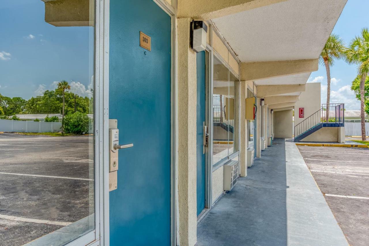 Bayside Inn Pinellas Park - Clearwater Экстерьер фото