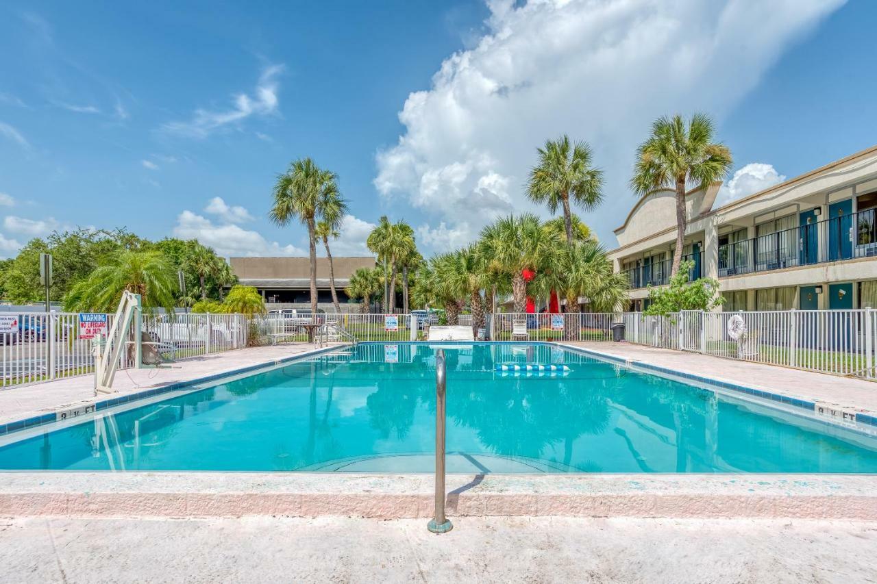 Bayside Inn Pinellas Park - Clearwater Экстерьер фото